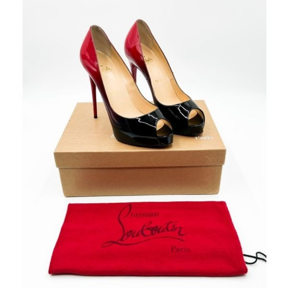 Louboutin Very prive Red And Black Pumps, Worn Once, Singapore Purchased